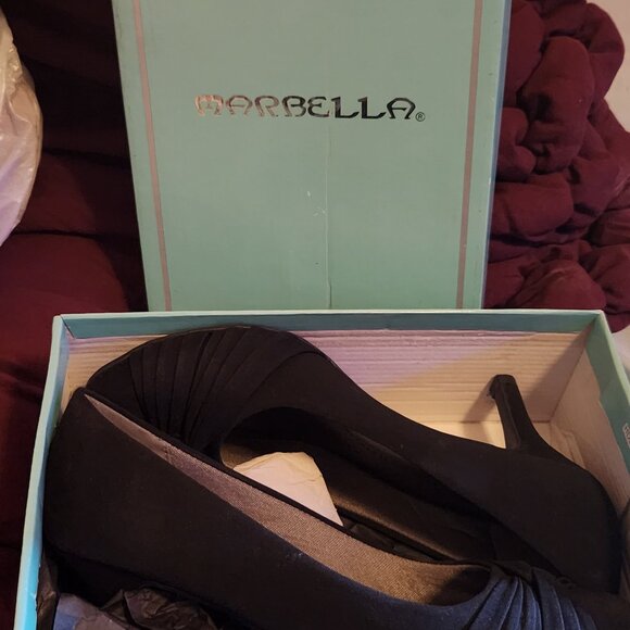 New Cute Black heels - Picture 2 of 4